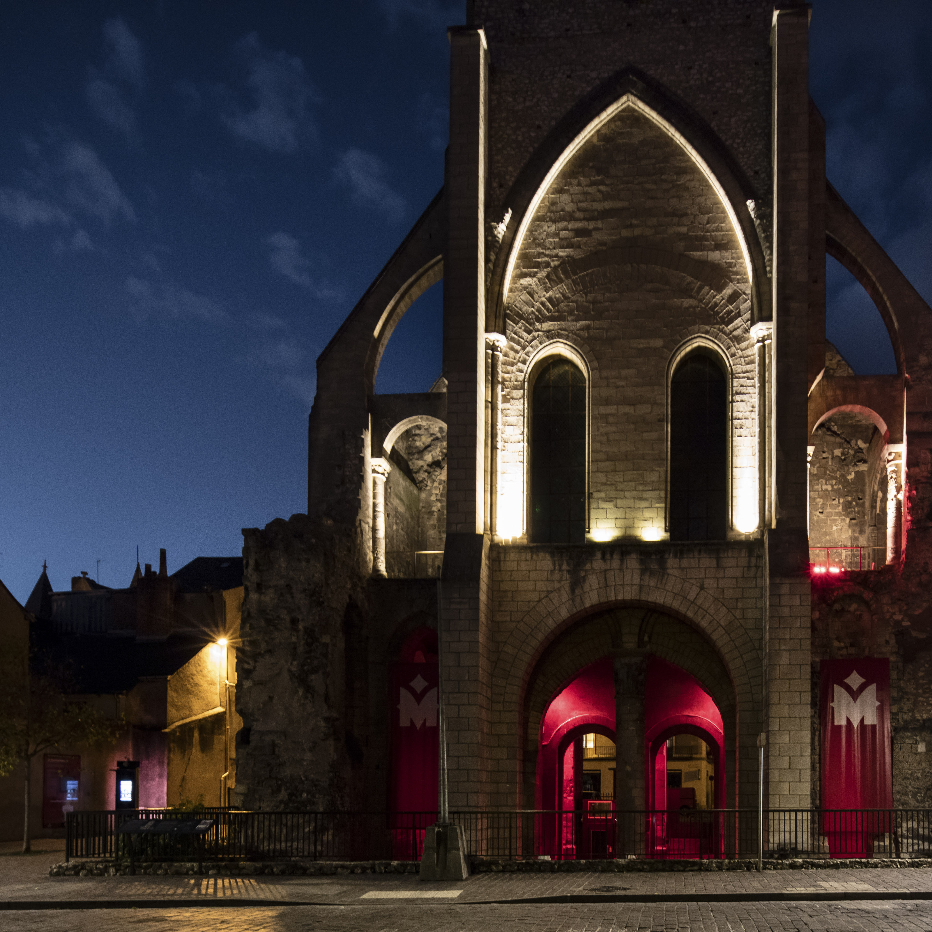 Tour Charlemagne, depuis la rue Descartes - Novembre 2016